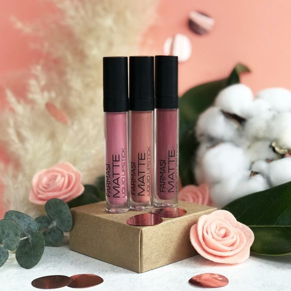 Dekorativní kosmetika